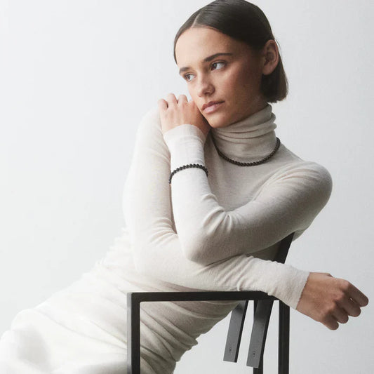 The Ember of Intent: Why a Birthstone Garnet Necklace is 2026’s Top "Commitment Anchor" Stellar Whispers